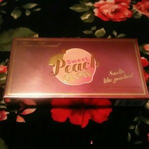 Too Faced Sweet Peach Highlighting Pallette